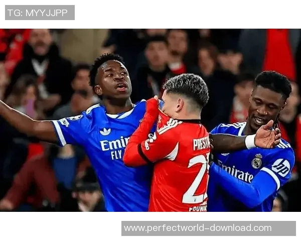 意甲激战本菲卡大胜热刺争议判罚引发全场热议 意甲激战本菲卡大胜热刺争议判罚引发全场热议