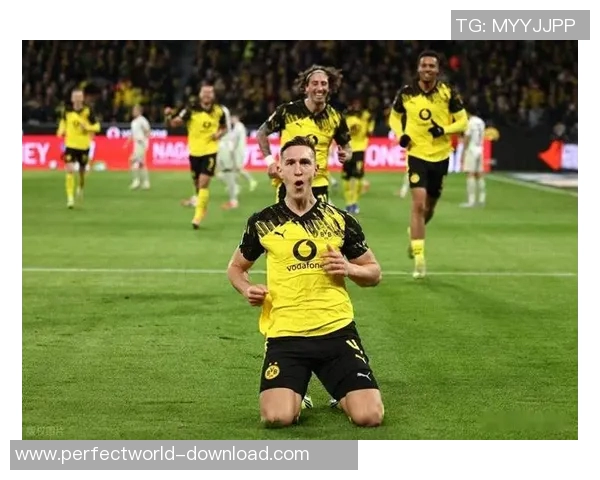 中超精彩对决多特蒙德与曼联激战成平乌龙球引发全场热烈反响 中超精彩对决多特蒙德与曼联激战成平乌龙球引发全场热烈反响