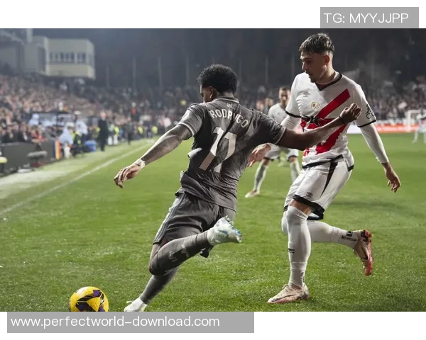 英超焦点战平局解析皇马与利物浦的帽子戏法瞬间引发全场热潮