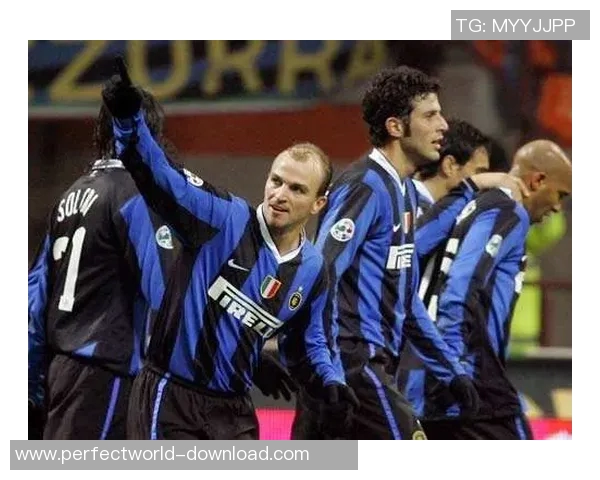 世界杯历史冷门AC米兰狂胜里昂5-0帽子戏法点燃全场激情